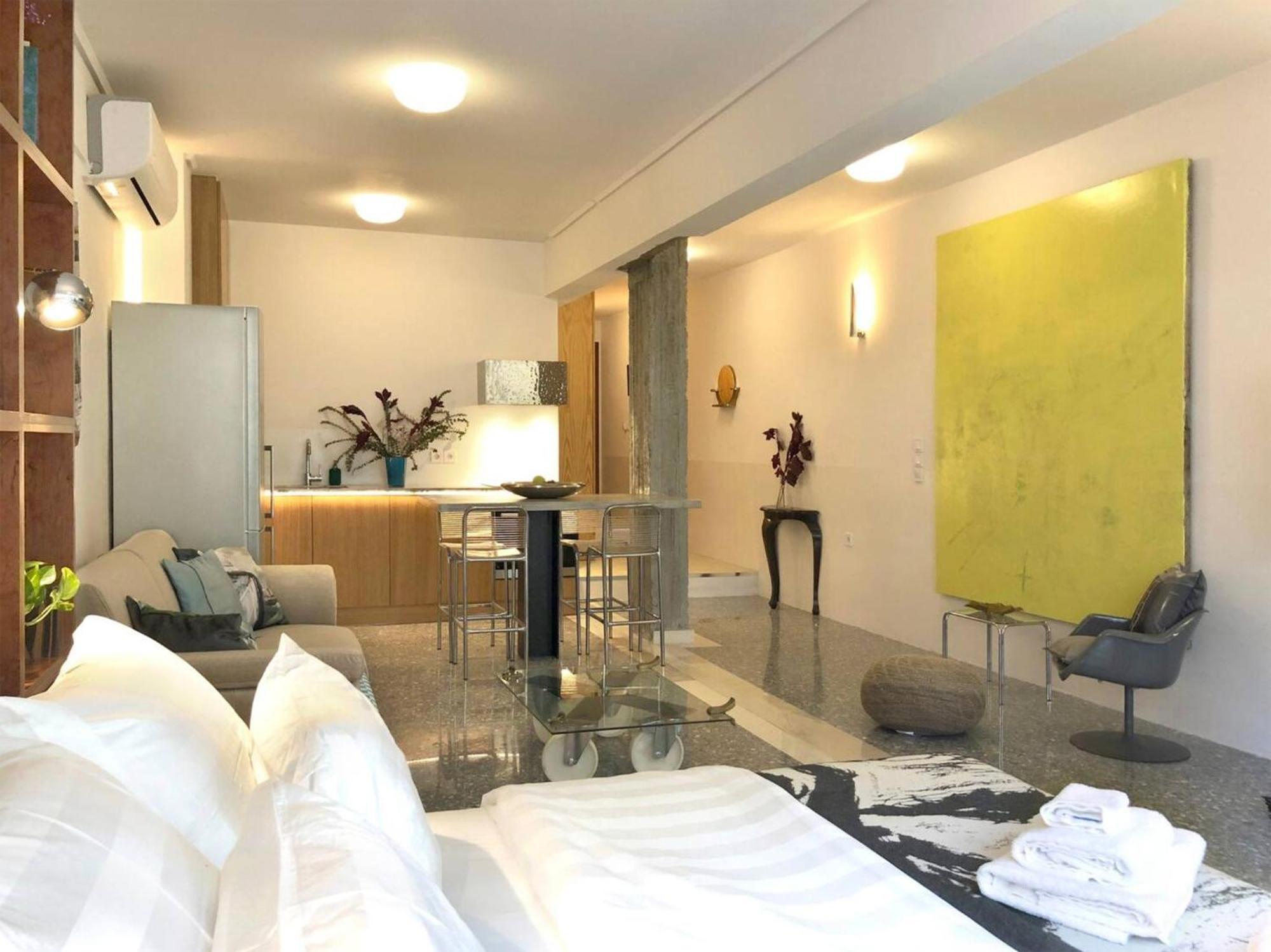 Am16 Suites Атина Екстериор снимка